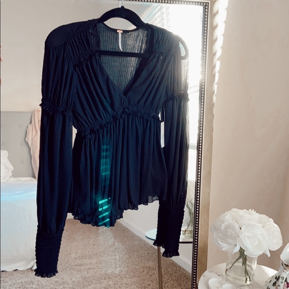 NWT Free People Black Flowy Blouse ✨ size XS